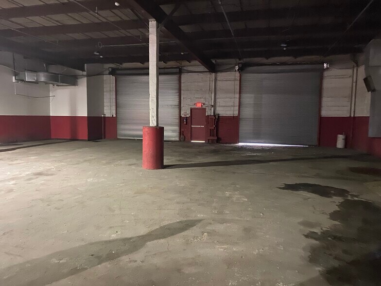 145 E Mineola Ave, Valley Stream, NY for sale - Interior Photo - Image 2 of 5