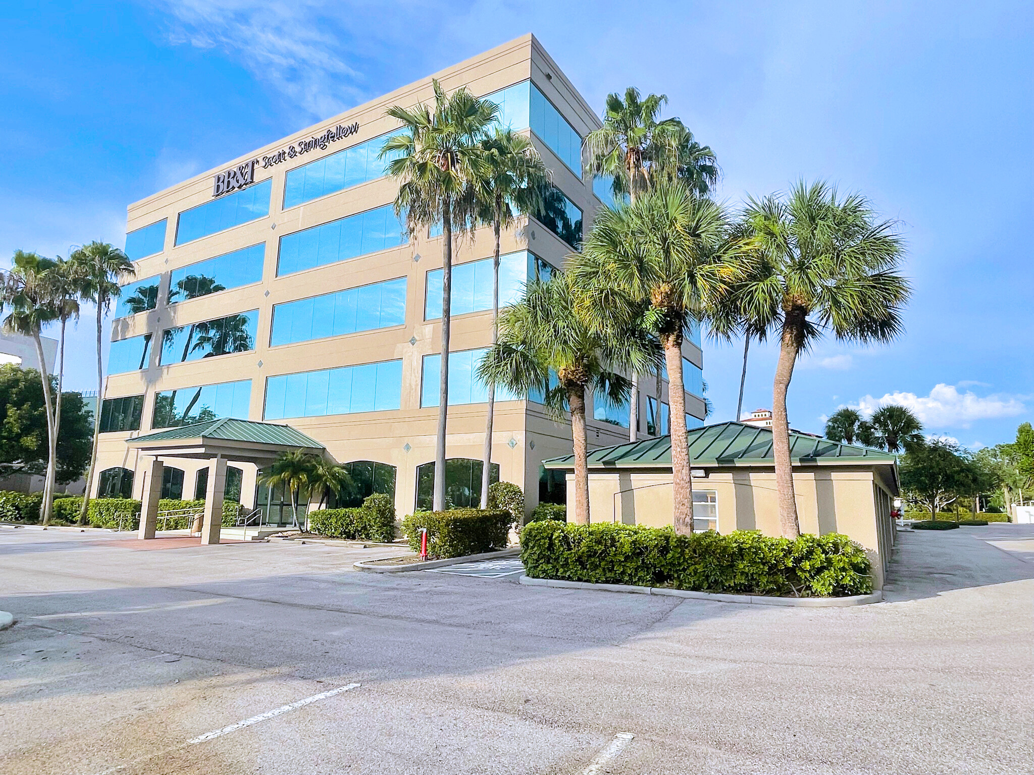 5551 Ridgewood Dr, Naples, FL for sale Building Photo- Image 1 of 1