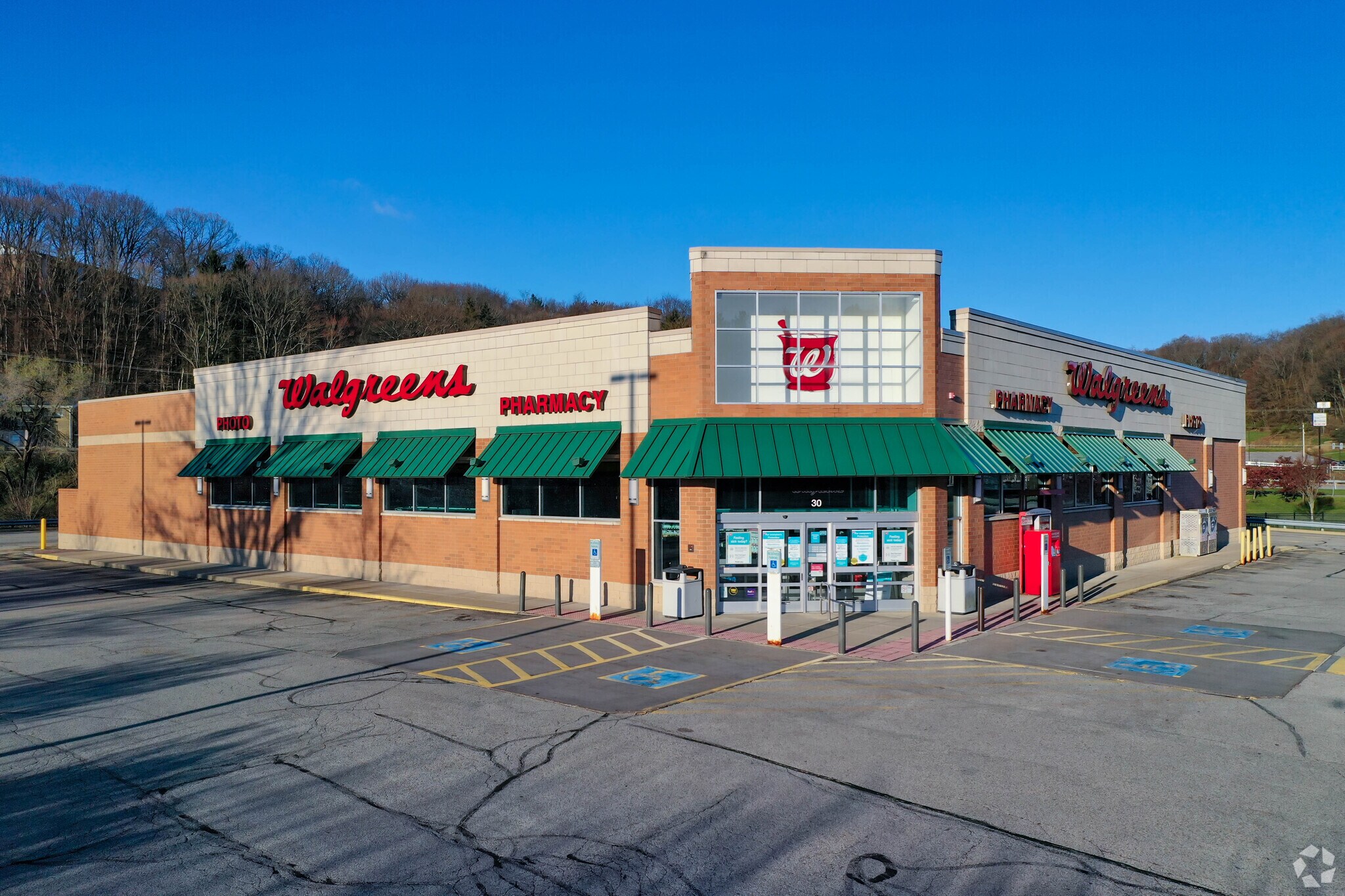 30 Pine Creek Rd, Wexford, PA for lease Primary Photo- Image 1 of 8