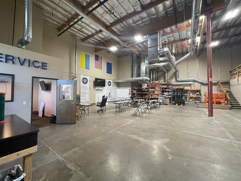 961 Matley Ln, Reno, NV for lease - Interior Photo - Image 3 of 4