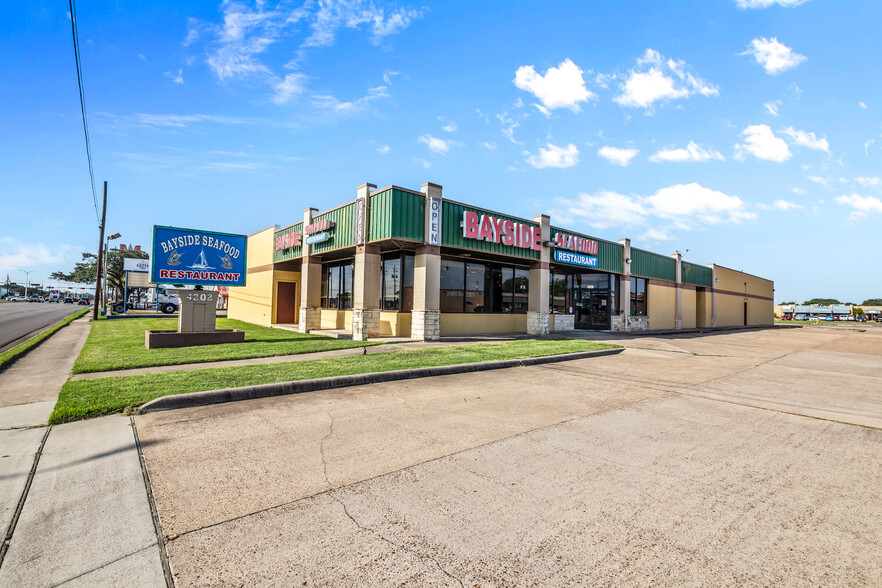 4202 N Navarro St, Victoria, TX for sale - Building Photo - Image 1 of 48