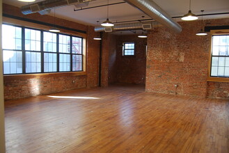 456 Johnson Ave, Brooklyn, NY for lease Interior Photo- Image 2 of 6