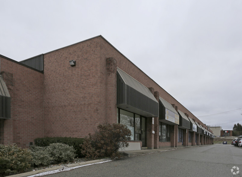 100 Sheldon Dr, Cambridge, ON for lease - Building Photo - Image 3 of 8