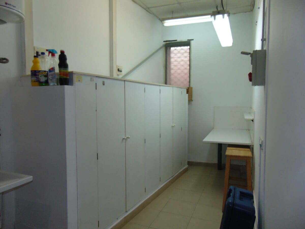 Manresa, BAR 08242 - Unit - - - Interior Photo - Image 2 of 4