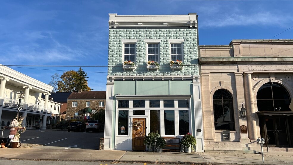 114 N Market St, Ligonier Township, PA for lease - Building Photo - Image 3 of 11