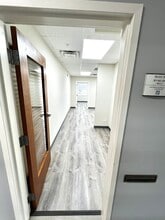552 S Washington St, Naperville, IL for lease Interior Photo- Image 2 of 9