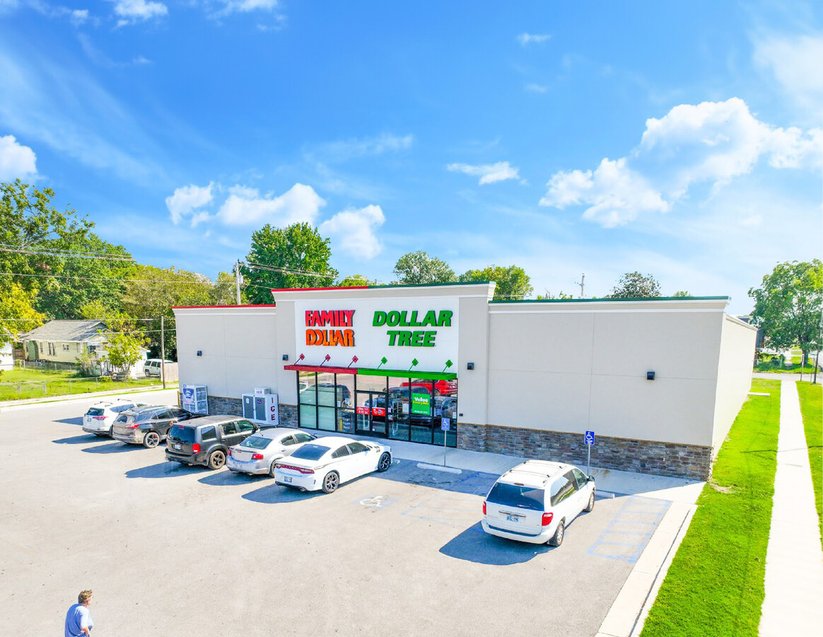 1610 Military St, Baxter Springs, KS 66713 - Family Dollar Tree | 8.00% ...