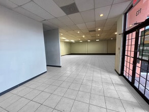 4615 NW 72nd Ave, Miami, FL for lease Building Photo- Image 2 of 7