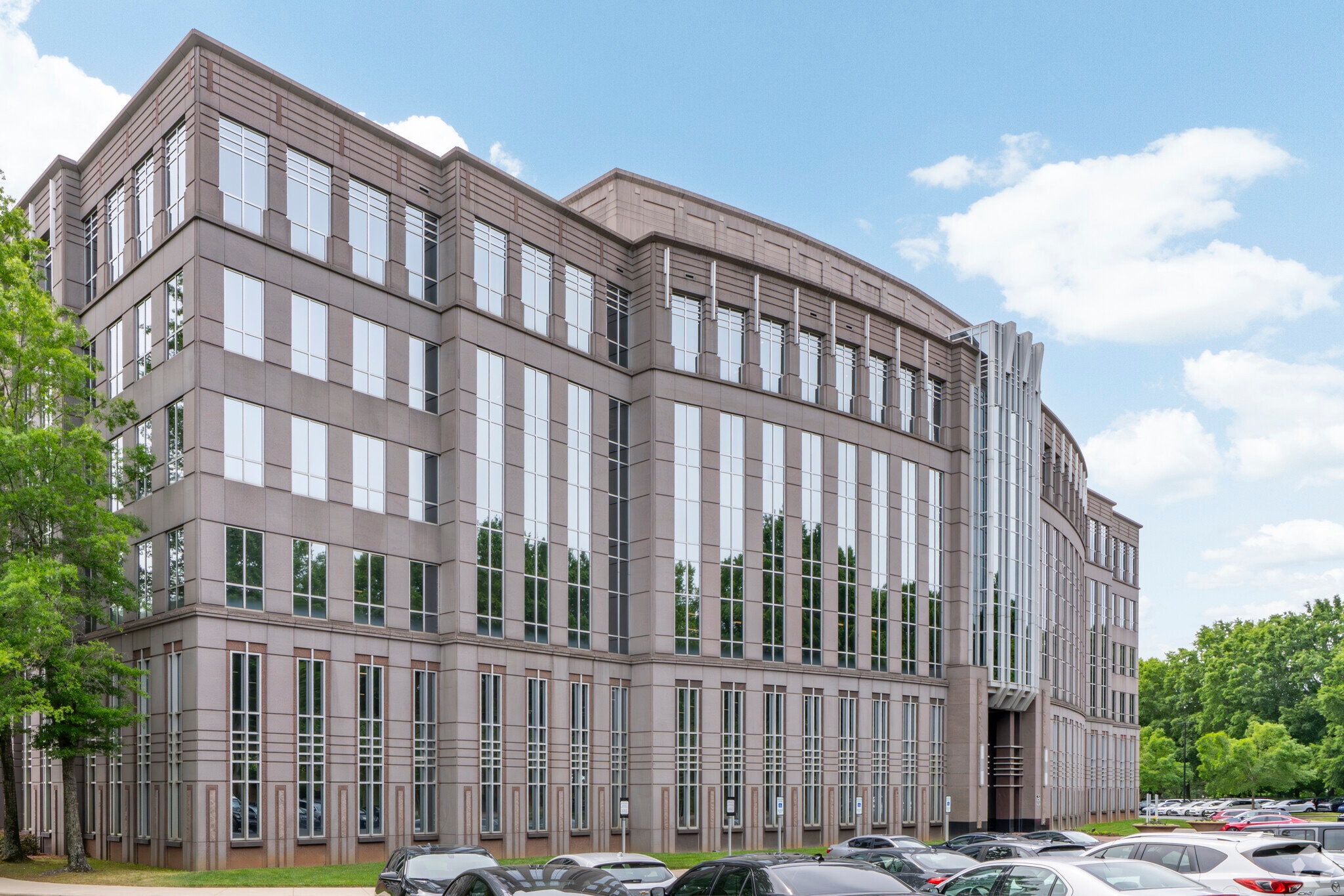 2550 W Tyvola Rd, Charlotte, NC for lease Primary Photo- Image 1 of 36