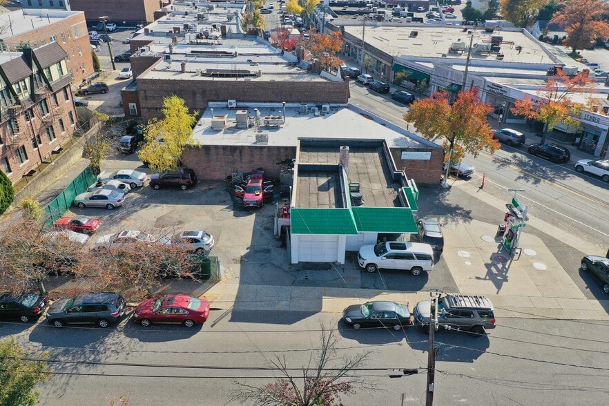 540 Plandome Rd, Manhasset, NY for lease - Building Photo - Image 2 of 19