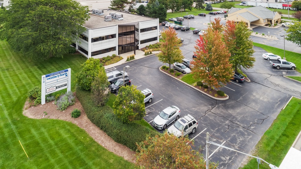 810 Cardinal Ln, Hartland, WI for lease - Building Photo - Image 3 of 17