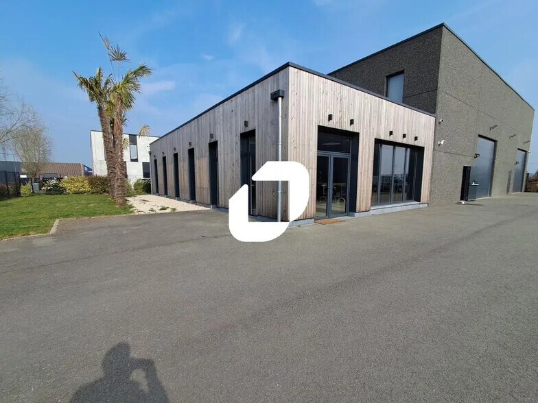 Retail in Cappelle-en-Pévèle for lease - Building Photo - Image 2 of 6