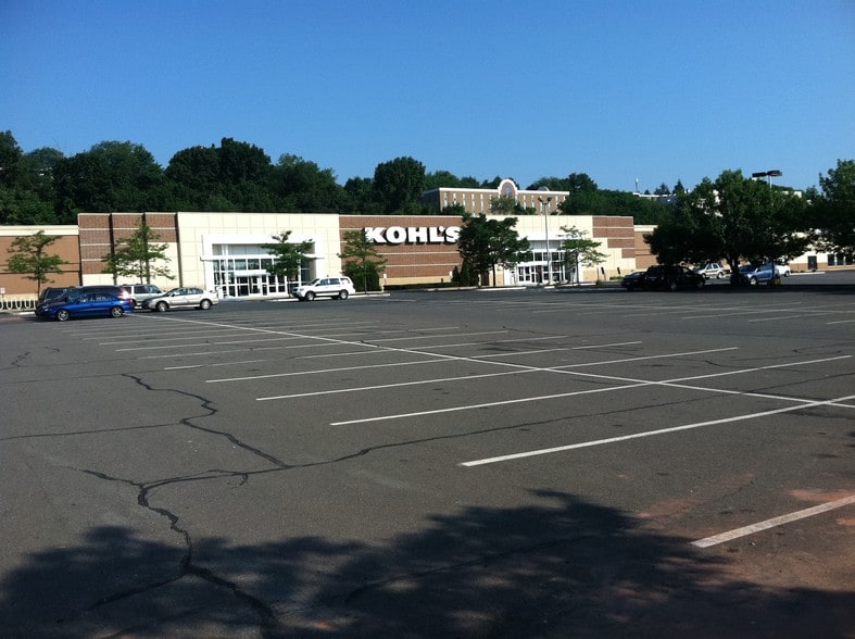 2380-2400 Dixwell Ave, Hamden, CT for lease - Building Photo - Image 2 of 2