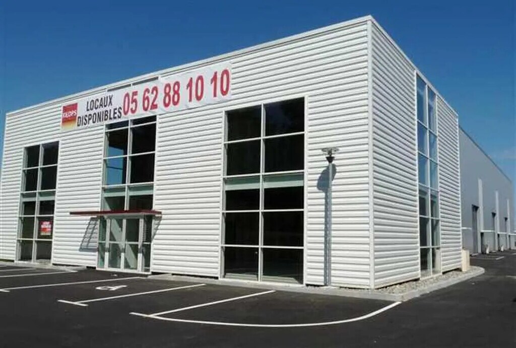 Location Local d'activités 1 730 m² - Photo 1