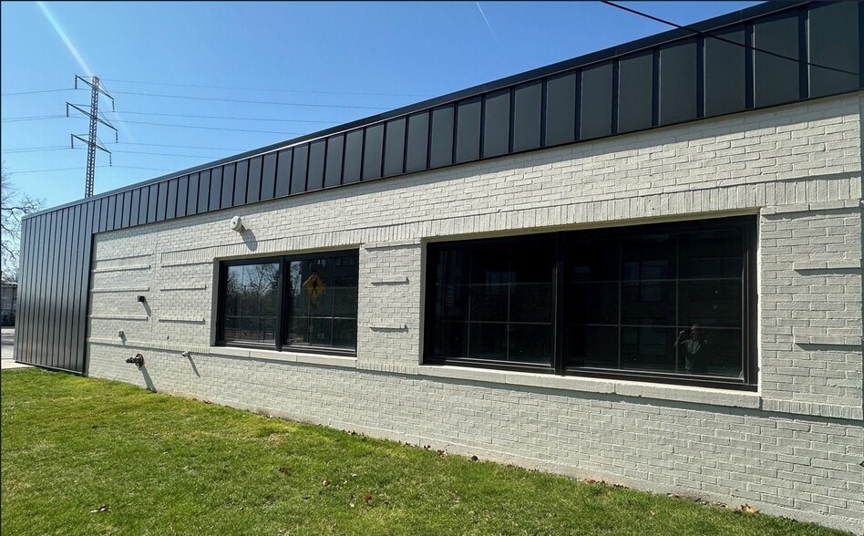 3155 Bermuda St, Ferndale, MI for lease - Building Photo - Image 2 of 4