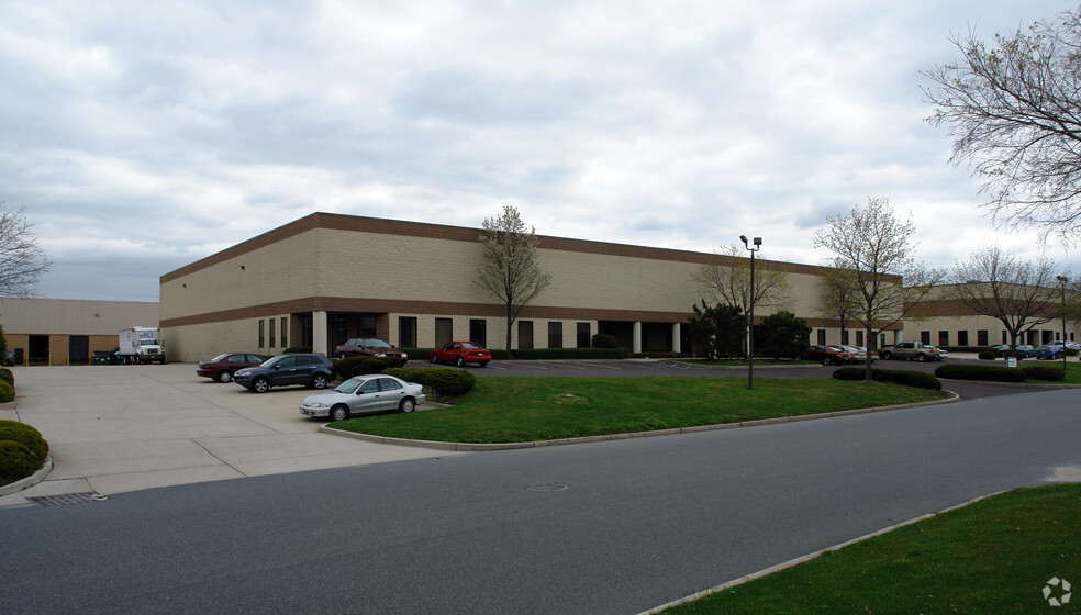 15 Twinbridge Dr, Pennsauken, NJ for lease - Building Photo - Image 3 of 11