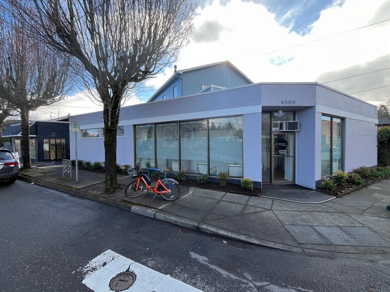 4500 NE Sandy Blvd, Portland, OR for lease - Building Photo - Image 2 of 4
