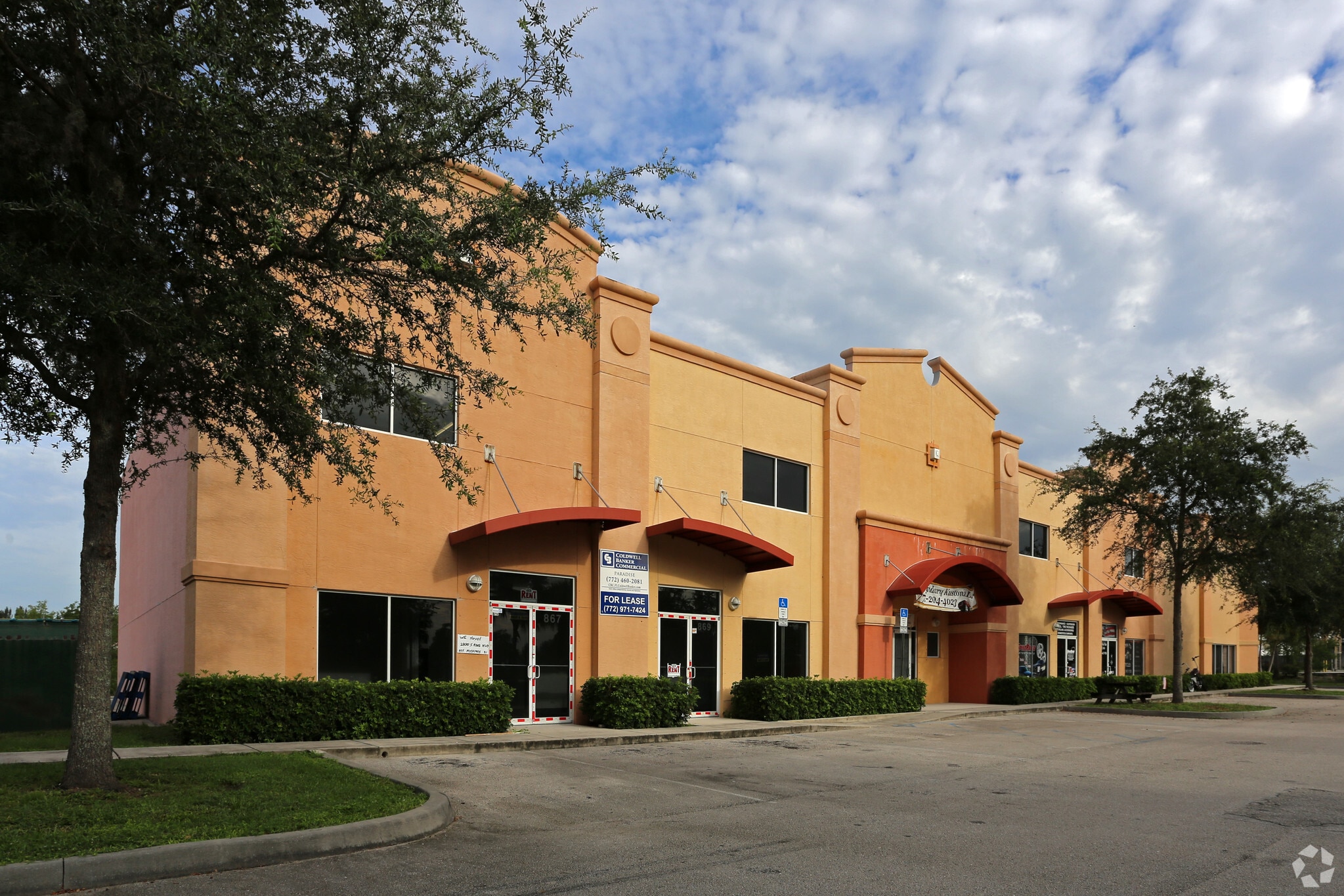 801-893 Kings Hwy, Fort Pierce, FL for lease Primary Photo- Image 1 of 41