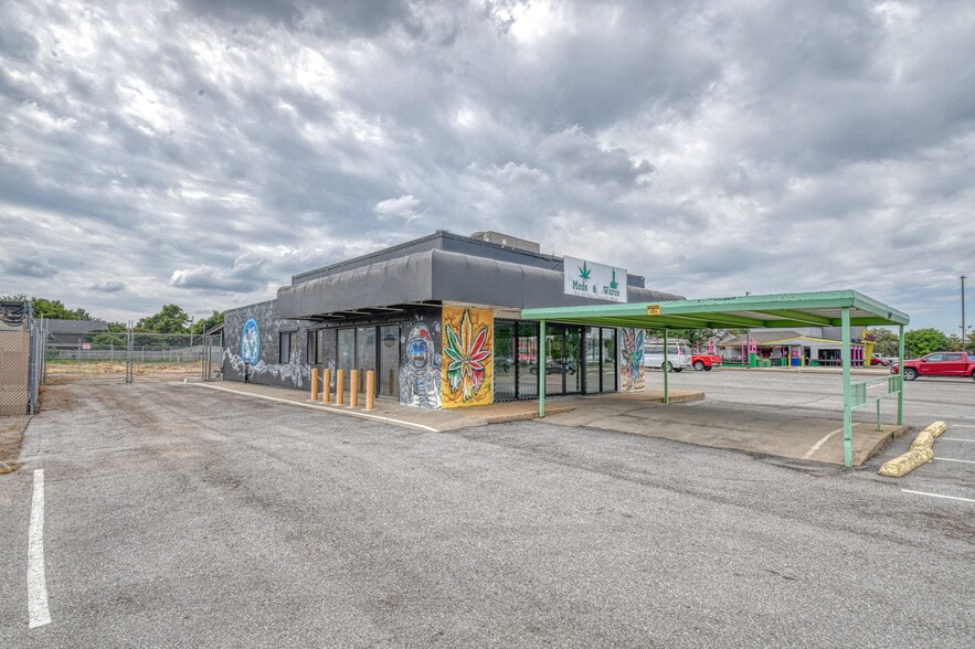 1404 W Lindsey St, Norman, OK for lease - Building Photo - Image 2 of 20