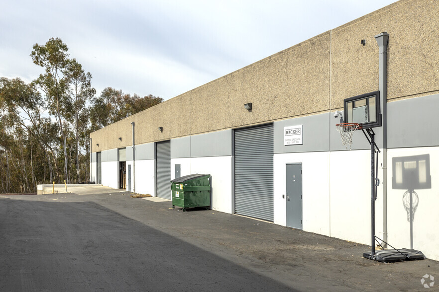 9230 Trade Pl, San Diego, CA for lease - Building Photo - Image 3 of 3