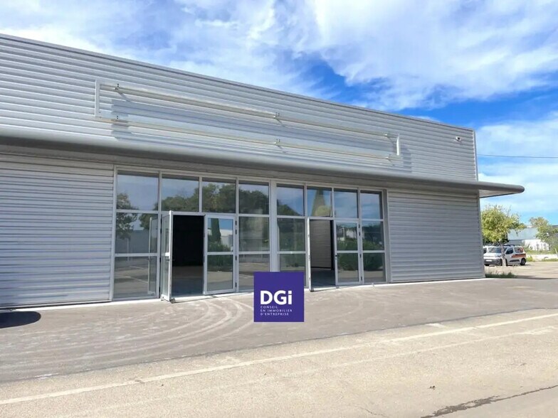 Retail in Nîmes for lease - Building Photo - Image 3 of 3