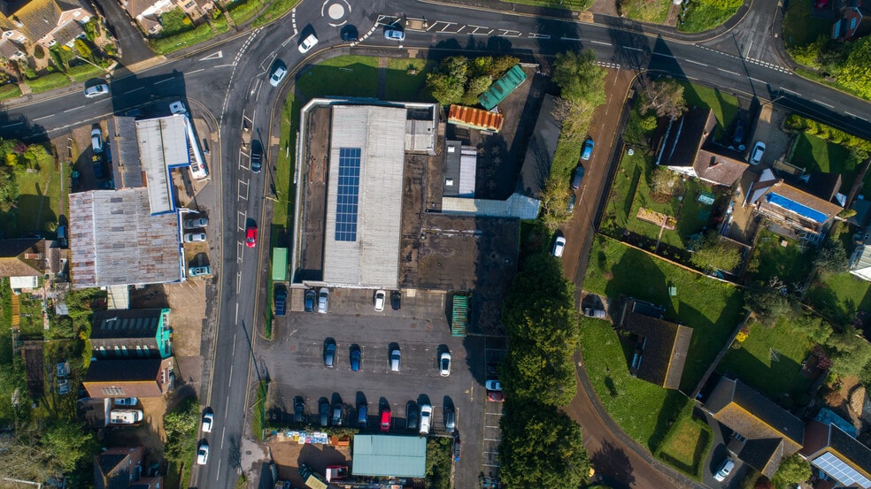 Hooke Hl, Freshwater for sale - Primary Photo - Image 1 of 1