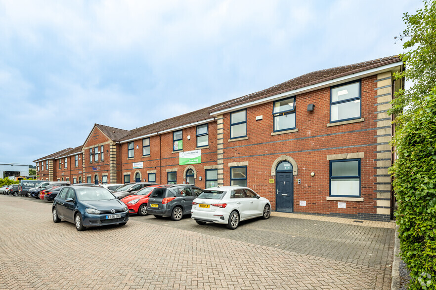 Commercial Rd, Darwen for sale - Primary Photo - Image 1 of 5