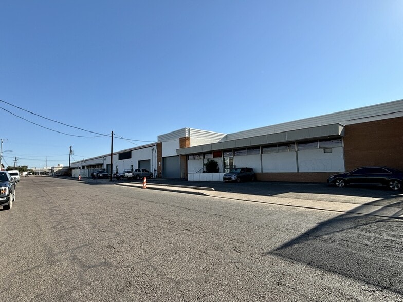 1911 N 22nd Ave, Phoenix, AZ for sale - Primary Photo - Image 1 of 6