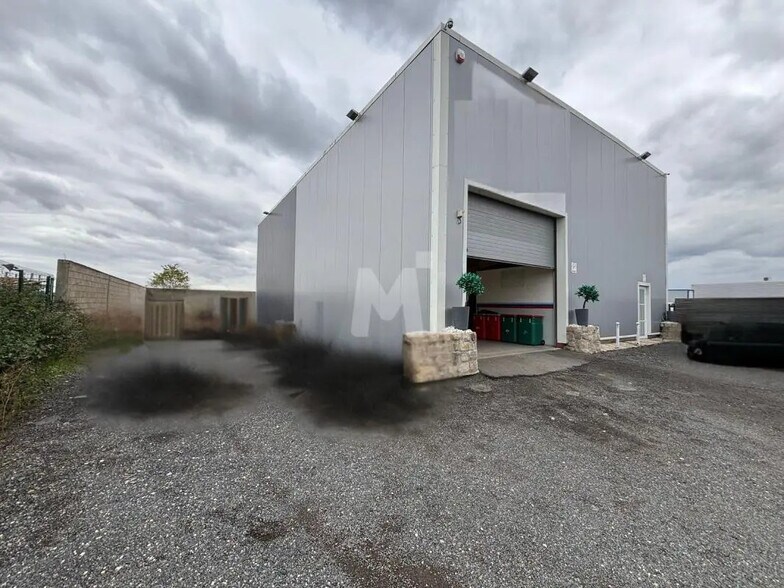 Office in Égly for lease - Building Photo - Image 3 of 7