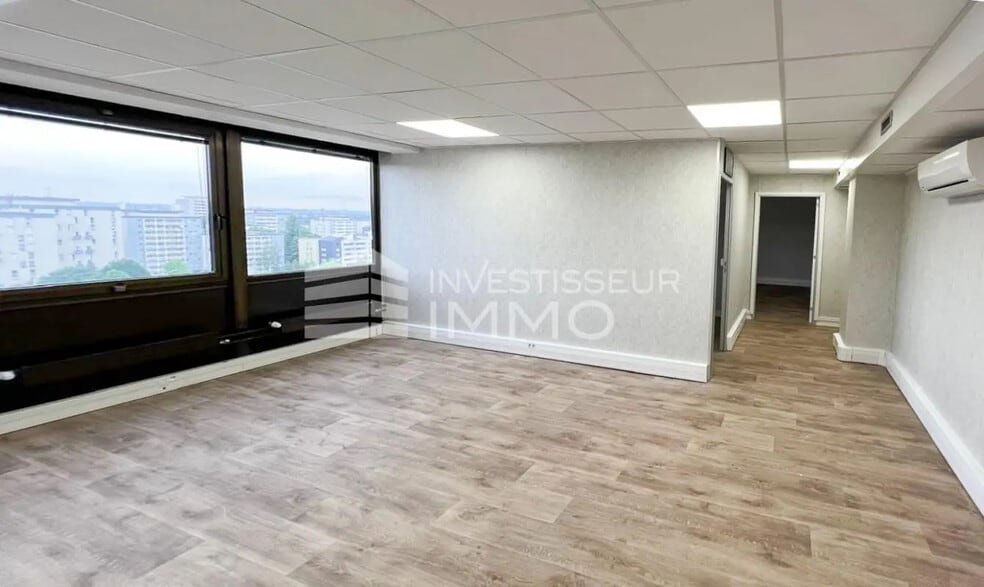 Office in Villeneuve-Saint-Georges for lease - Interior Photo - Image 3 of 3