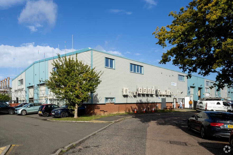 Heron Business Park, Eastman Way, Hemel Hempstead for sale - Primary Photo - Image 1 of 1