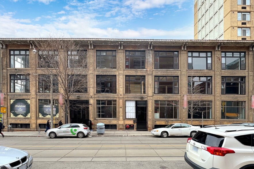 10-14 Mccaul St, Toronto, ON for lease - Building Photo - Image 3 of 17