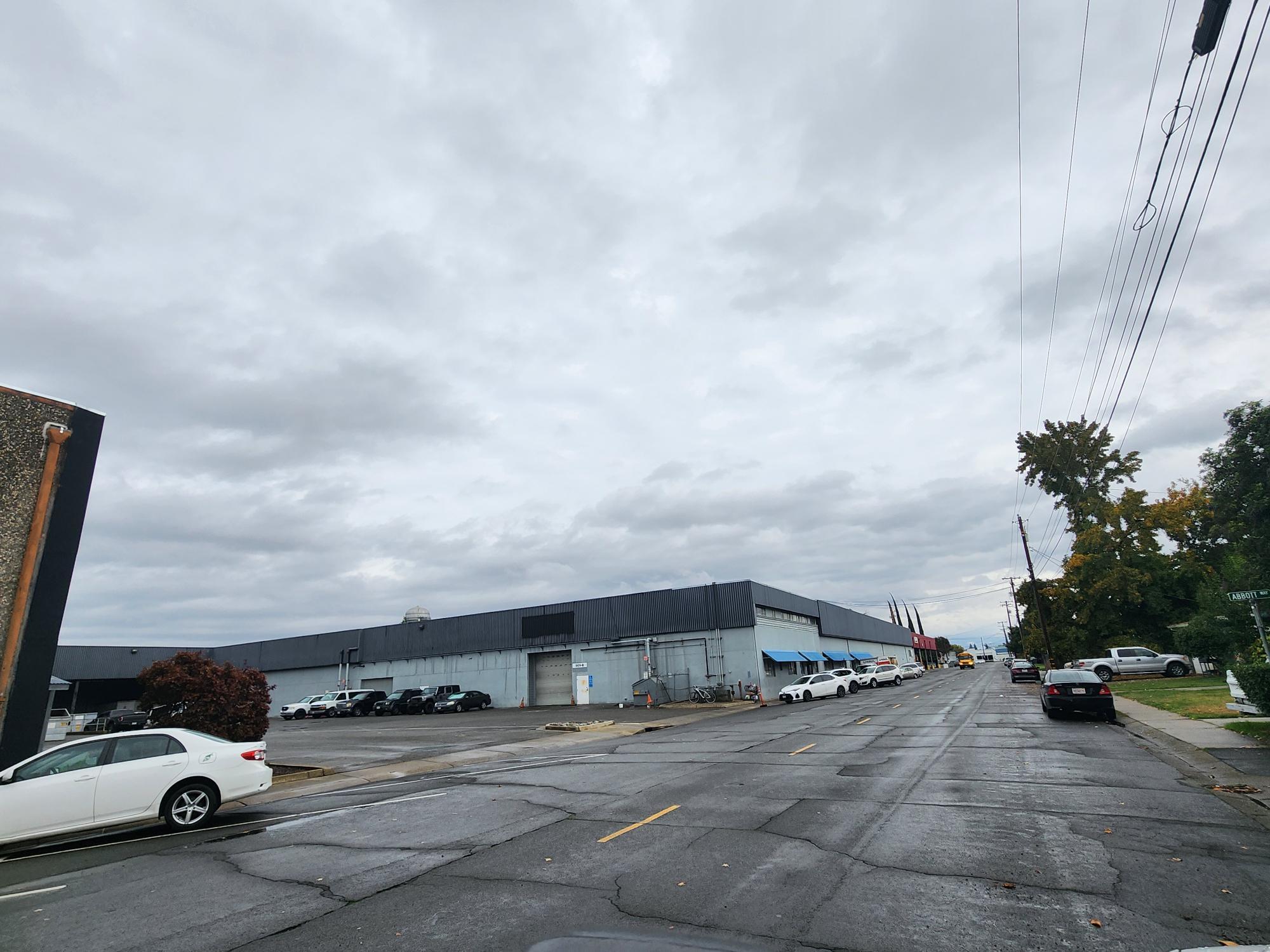 909-911 Spiva Ave, Yuba City, CA for lease Building Photo- Image 1 of 13