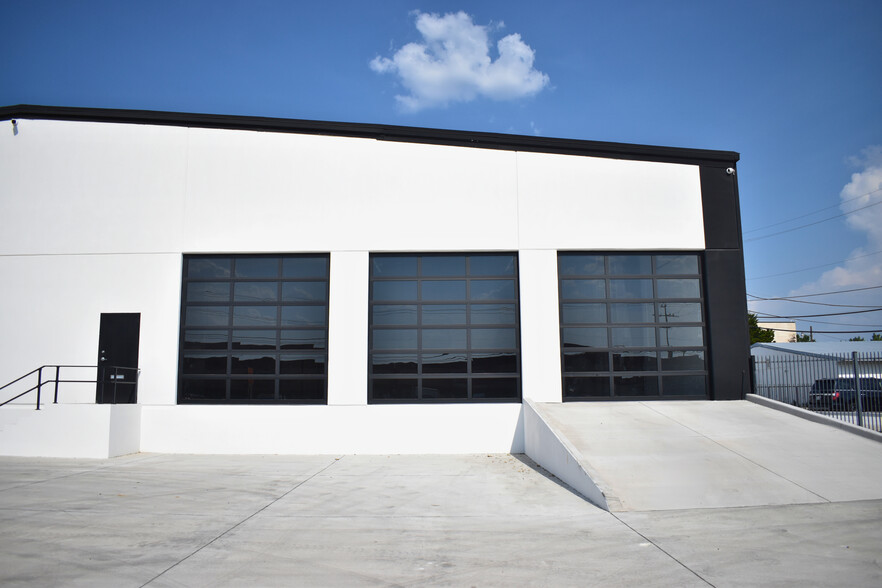 15502 Midway Rd, Addison, TX for lease - Building Photo - Image 3 of 7