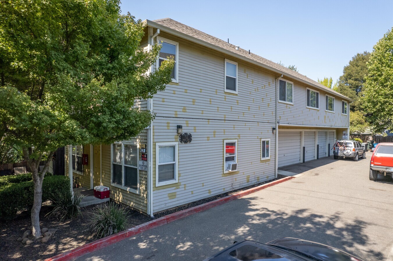 712 St, Santa Rosa, CA 95401