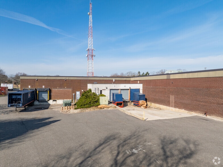 1140 Motor Pky, Central Islip, NY for lease - Building Photo - Image 3 of 8