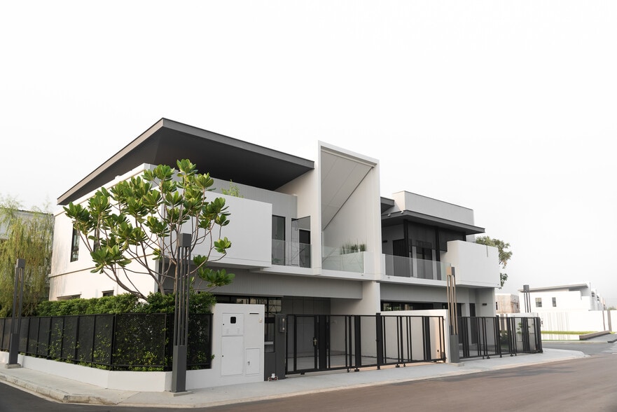 181 NW 41st St, Miami, FL for sale - Building Photo - Image 2 of 8