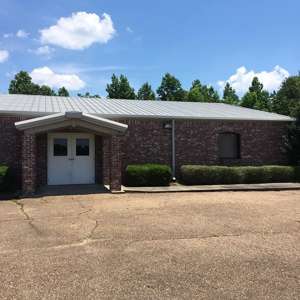 2518 Highway 51, Canton, MS 39046