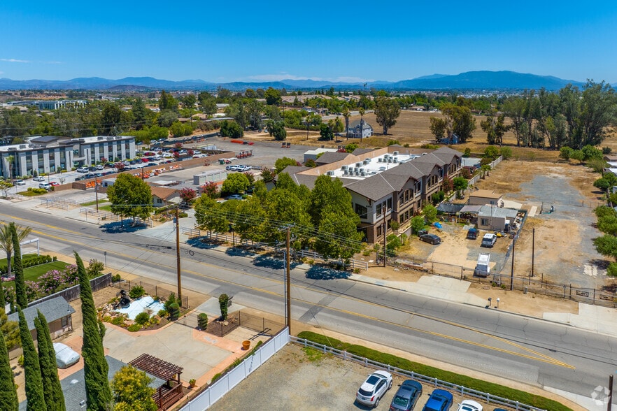 41856 Ivy St, Murrieta, CA for lease - Building Photo - Image 3 of 5