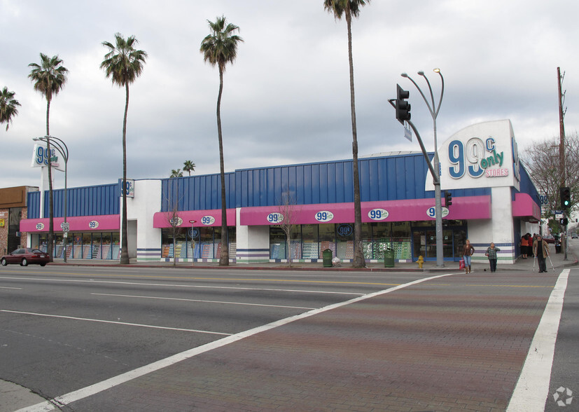 6745 Van Nuys Blvd, Van Nuys, CA for sale - Primary Photo - Image 1 of 1