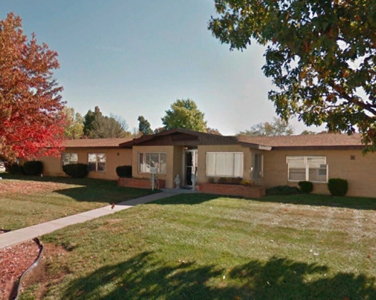 2 Lewis Dr, Paola, KS for sale - Primary Photo - Image 1 of 1