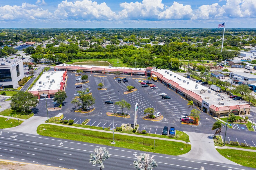 10110-10156 US Highway 19, Port Richey, FL for lease - Primary Photo - Image 1 of 2