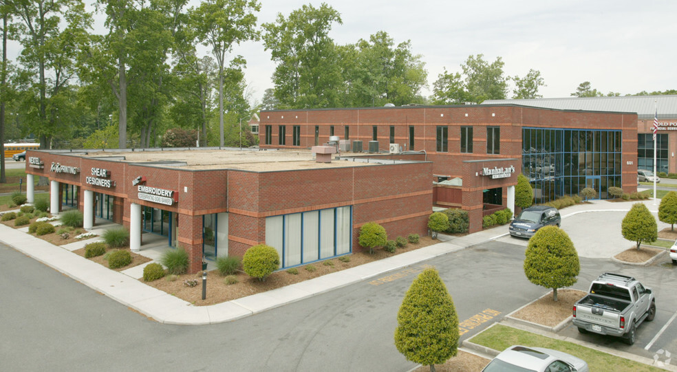 601 Thimble Shoals Blvd, Newport News, VA for lease - Building Photo - Image 3 of 12