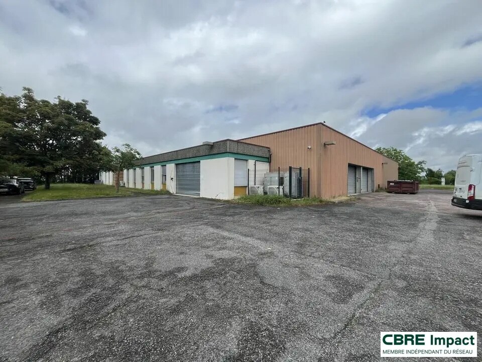 Flex in Sainte-Savine for sale Primary Photo- Image 1 of 1