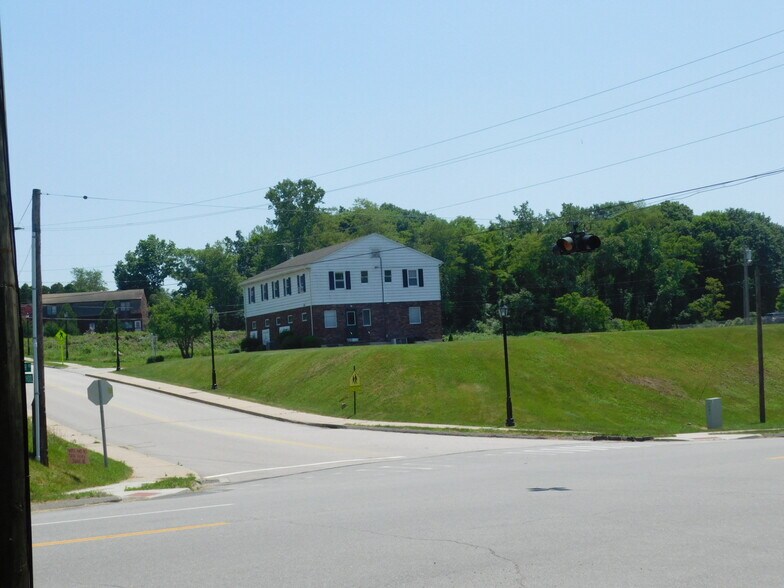 16 Rae Palmer Rd, Moodus, CT 06469 Moodus Professional Building