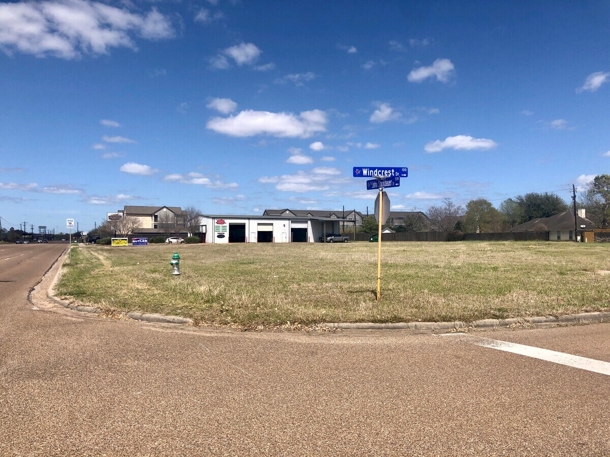 5202 JOHN STOCKBAUER, Victoria, TX 77904
