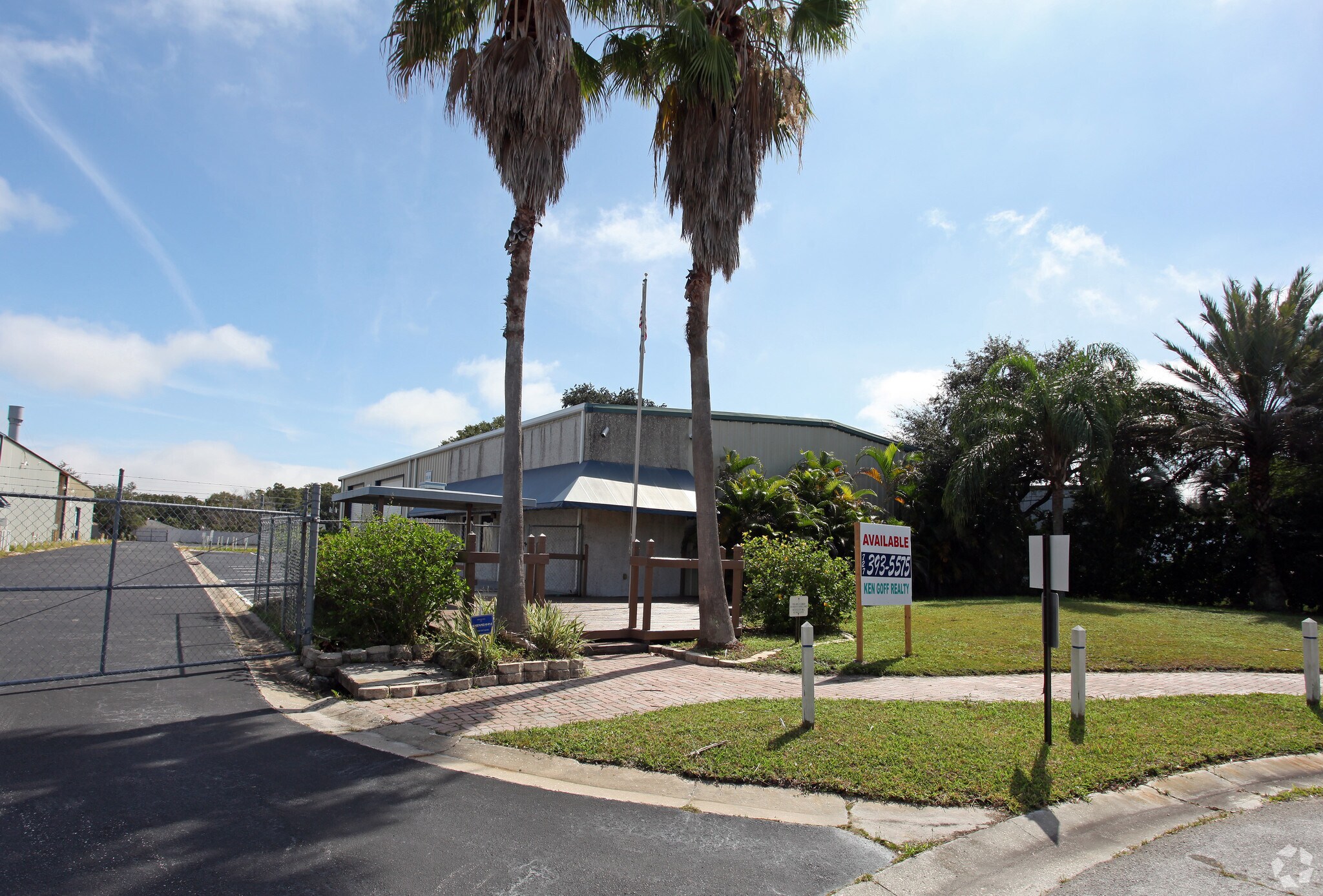 2065 34th Way, Largo, FL for sale Primary Photo- Image 1 of 1