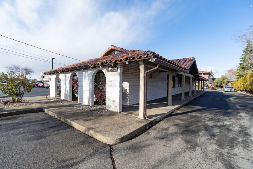 3907 Summitview Ave, Yakima, WA for sale - Building Photo - Image 1 of 1