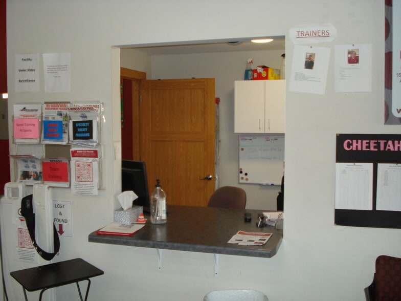 1830 Webster St, Hudson, WI for lease - Building Photo - Image 3 of 9