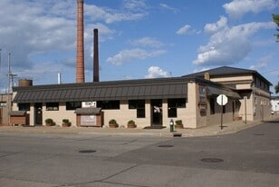 2423 16th St S, La Crosse WI - Warehouse